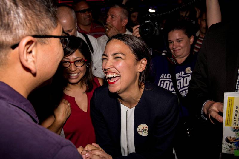 Alexandria Ocasio-Cortez ble valgt inn i Kongressen i 2018, sammen med et rekordhøyt antall kvinner og minoriteter. Men det er fortsatt bare 23 prosent kvinner i USAs Kongress. FOTO: NTB SCANPIX