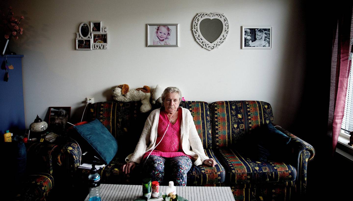Rigmor Strande (71) har kols og er avhengig av oksygentilførsel, dag som natt. Får hun koronaviruset, tror hun ikke at hun overlever.