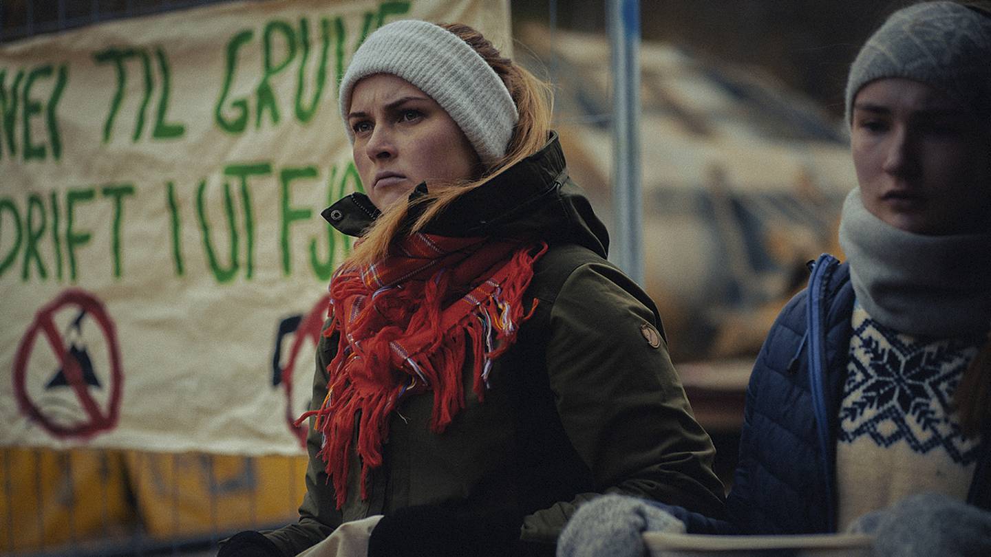 Aili Kristine Eira som Elin i NRK-serien «Vi lover et helvete».