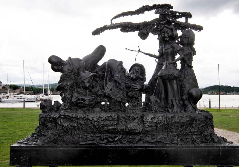 Skulpturparken på Tjuvholmen er veldig populær. Også den har en skulptur av McCarthy, «White Snow Cake».
