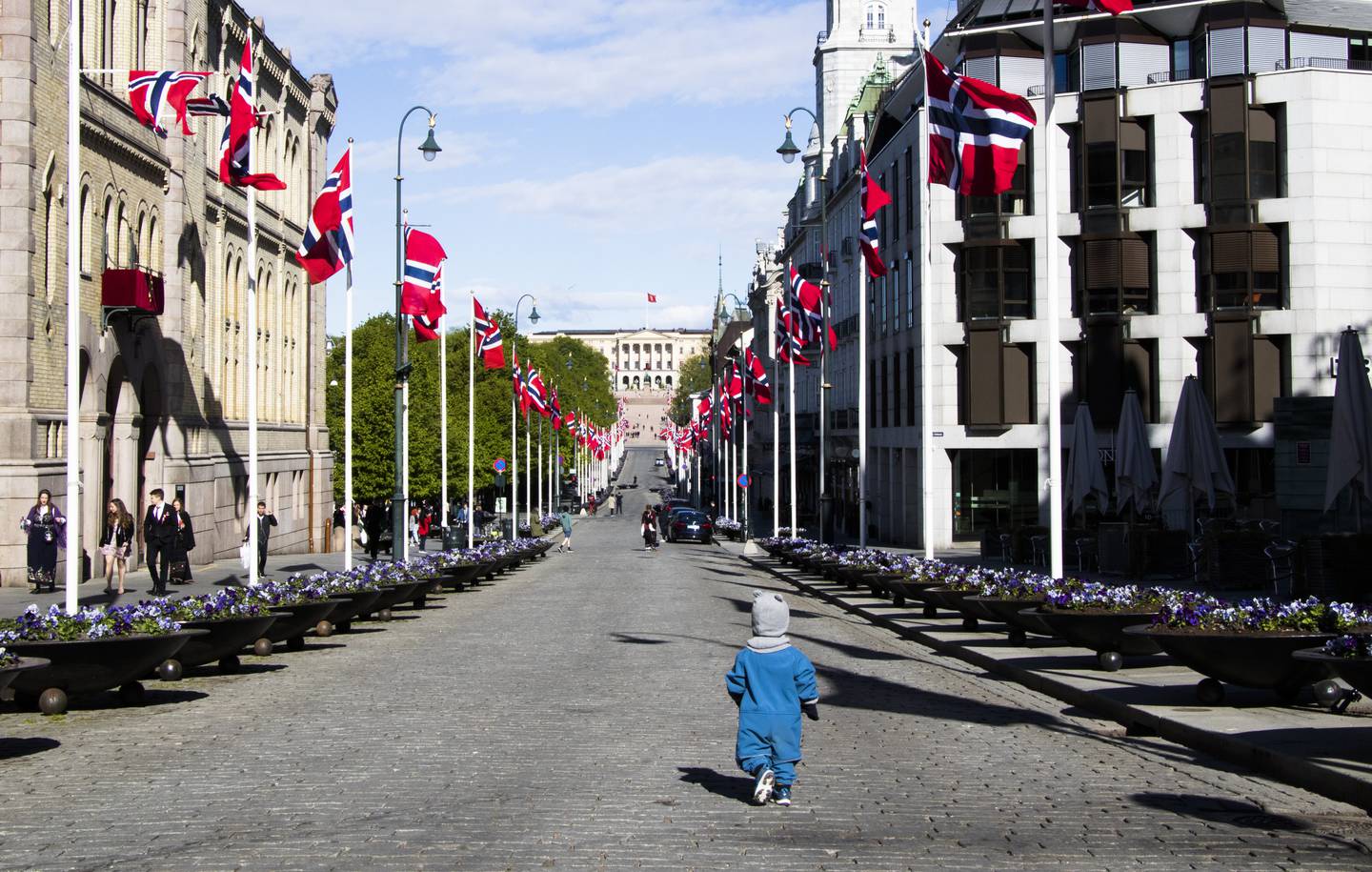 Ei folketom Karl Johans gate på 17. mai 2020. 
Foto: Erik Johansen / NTB / NPK