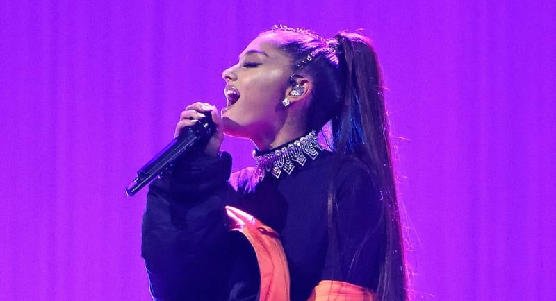 Ariana Grande under sin konsert i New York i februar.