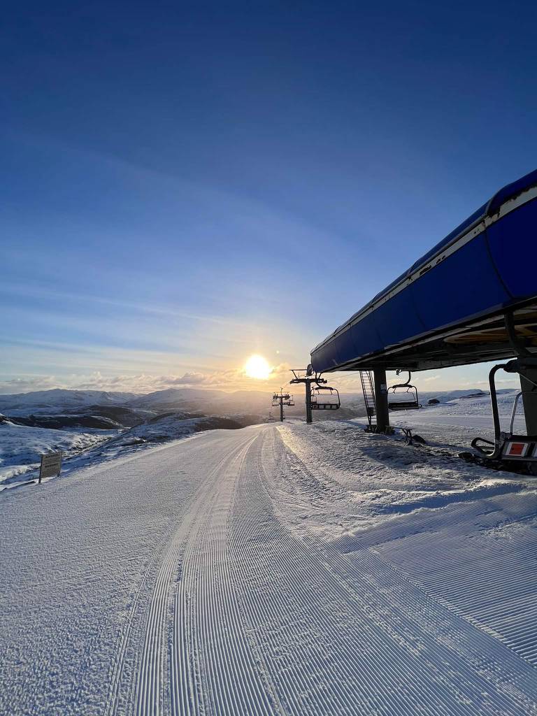 Daglig leder i Sirdal skisenter, Øystein Tjørhom, regner med at det blir fullbooket fredag.