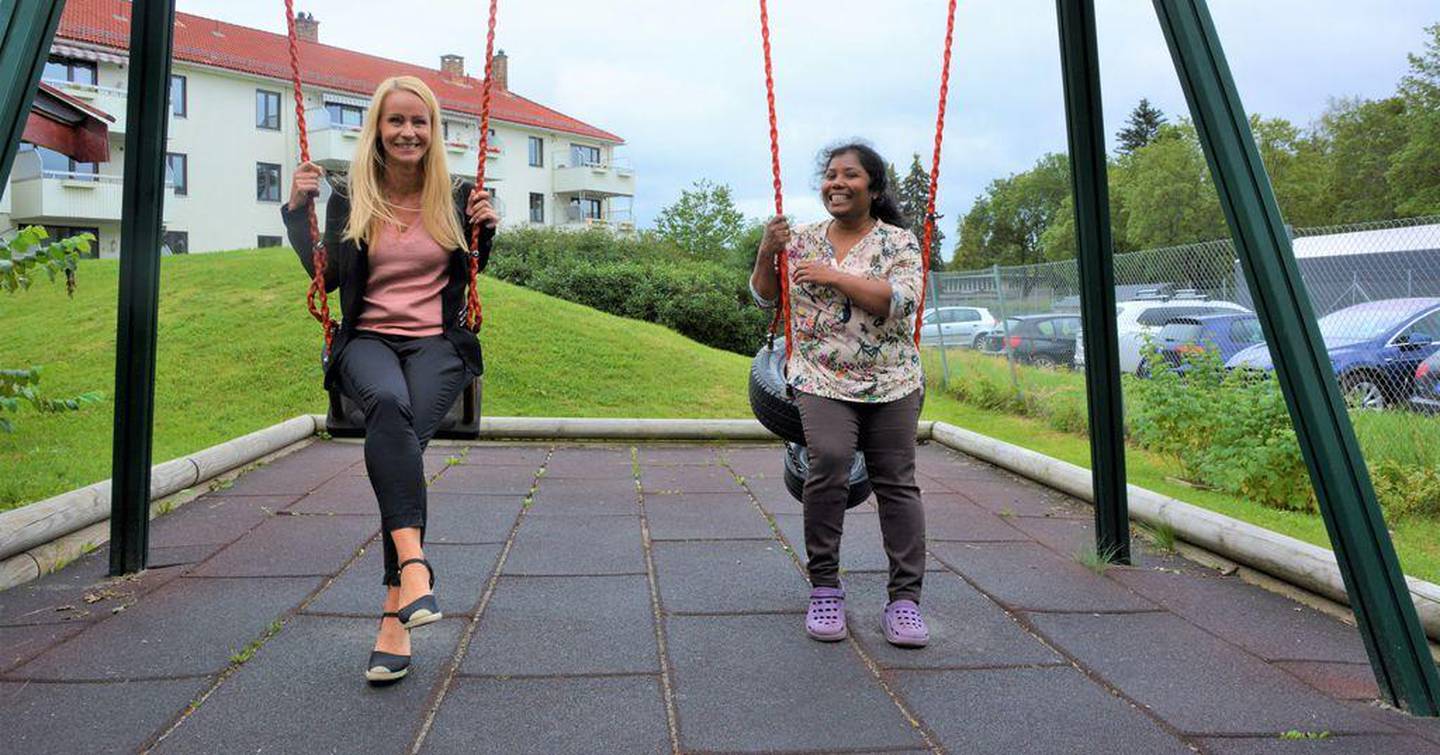 Sunita Iyaththurai (til høyre) vant over Oslo kommune både i tingretten og i lagmannsretten, og får nå utvidet stillingen sin fra 30 til 80 prosent. Tillitsvalgt Jeanette Fagerli følger opp at alt går som det skal.