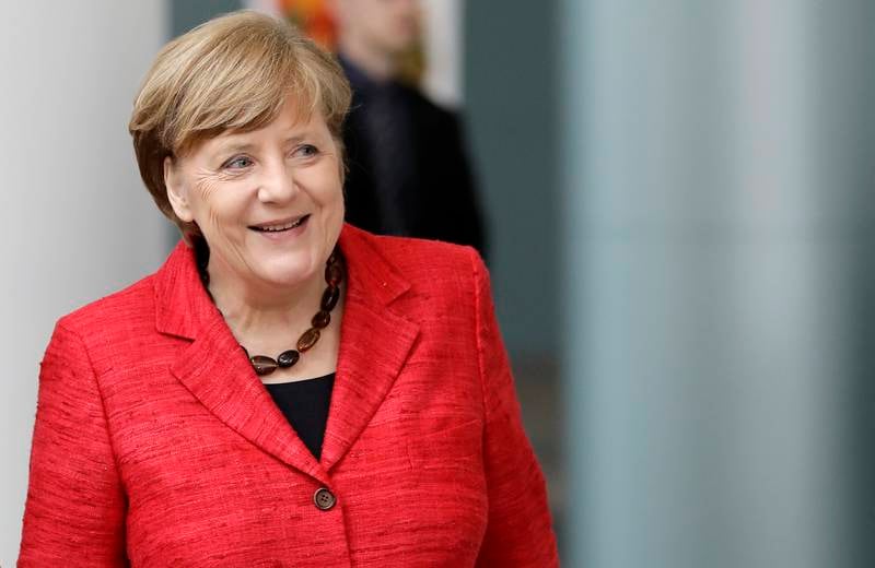 Tysklands Angela Merkel gleder seg over det franske valgresultatet.