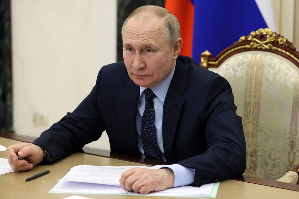 Stopper Vladimir Putin gassleveransene til flere EU-land? Her fra et videomøte i Moskva, bildet er levert av Sputnik som kontrolleres av russiske myndigheter.