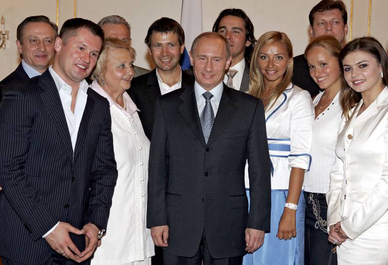 Ole Einar Bjørndalen (nærmest presidenten) på det berømmelig møtet med Vladimir Putin og andre russiske toppidrettsutøvere utenfor Moskva i 2007.