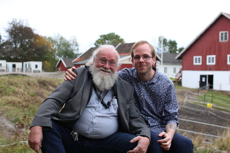 Bjørn Petterson (til venstre) og Marius Pettersen takker Fontenehuset for at de i dag har et godt liv.  Og er i live.