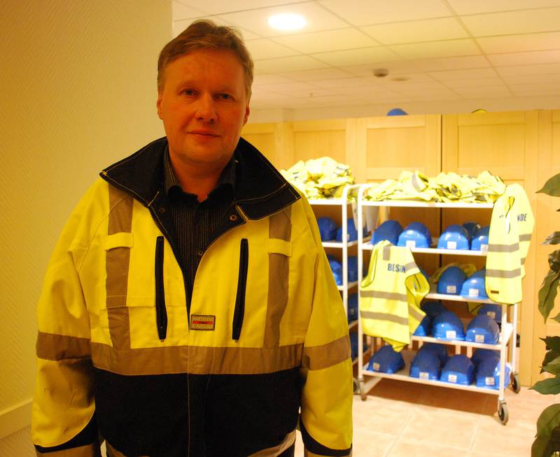 SPENT PÅ NYE EIERE: Administrerende direktør Kjell Arve Kure ved Norske Skog Saugbrugs.