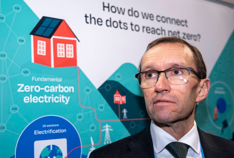 – Vi må energieffektivisere mer og bruke kraften smartere, sier klima- og miljøminister Espen Barth Eide (Ap).
