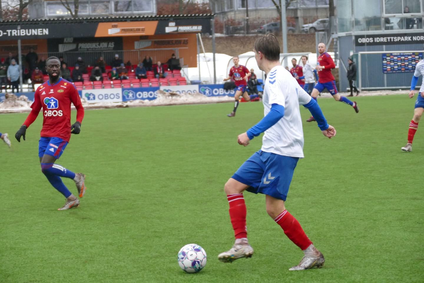 Skeids Maxwell Effiom (t.v.) scoret begge Skeids mål mot Lyn på Nordre Åsen onsdag.