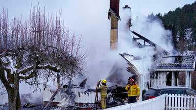 Lokalsamfunnet samlet i sorg etter brannen i Svelvik