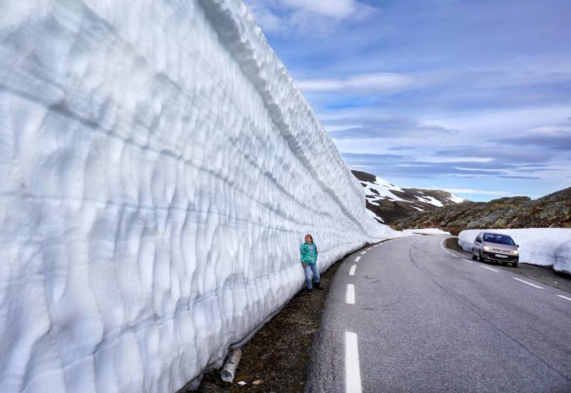 Savner du snøen? Kjør turistvegen over Aurlandsfjellet! 
