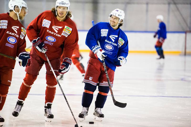 Mats «Zucca» Zuccarello deltok på Vålerenga Ishockey sin trening i Jar Isforum torsdag. Foto: Jon Olav Nesvold / NTB scanpix