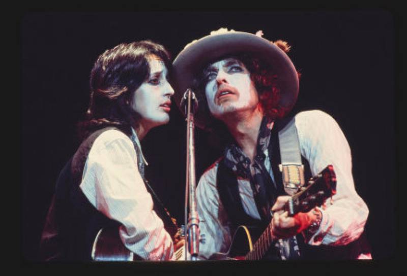 Joan Baez og Bob Dylan sang sammen for første gang på ti år, og lagde magi på «Rolling Thunder Revue».