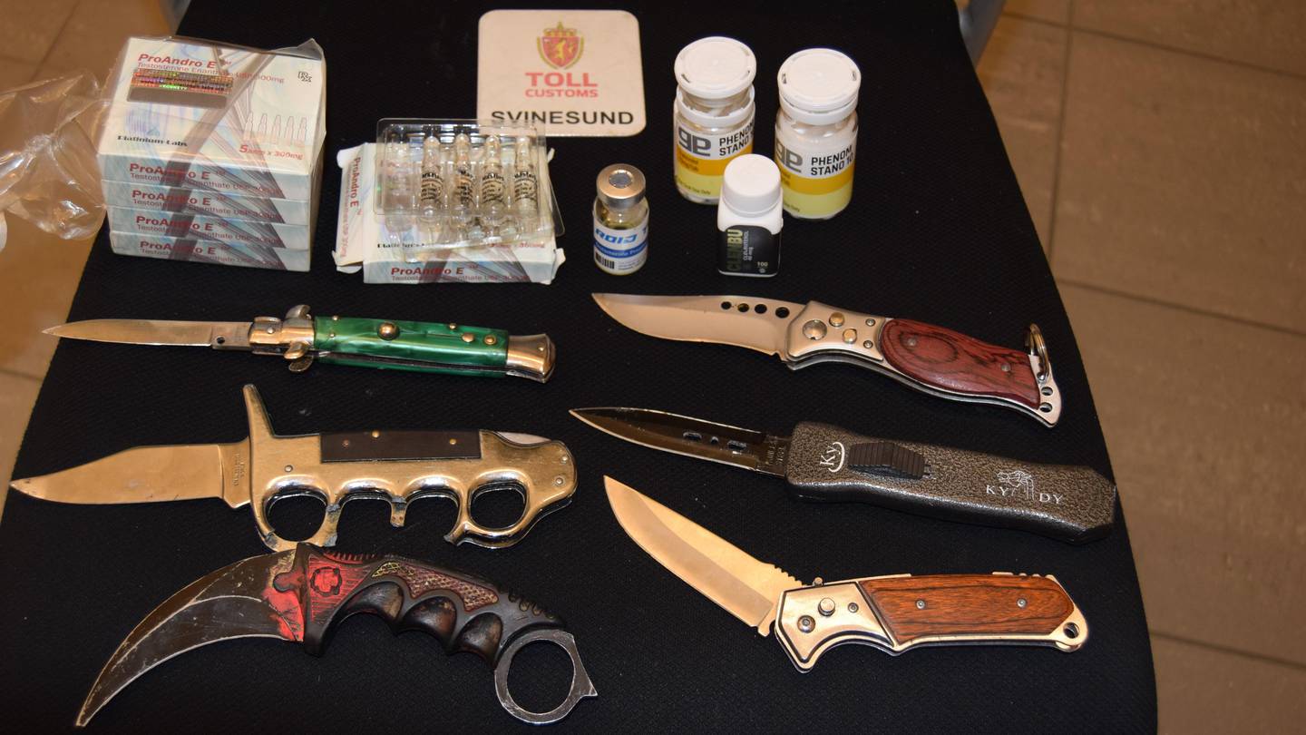 I bilen til den svenske mannen fant tollerne ulike former for dopingmidler og seks ulovlige kniver.