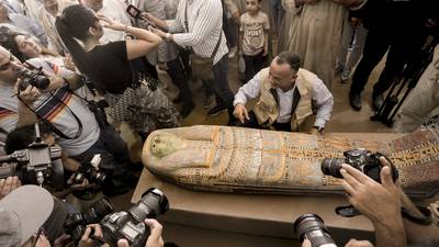 Egyptiske arkeologer viser fram nye mumie-funn