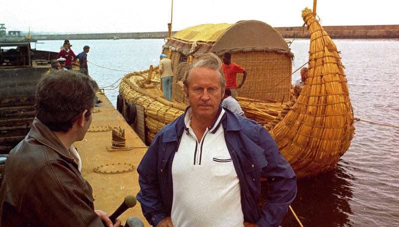 Da Thor Heyerdahl gjennomførte sin ekspedisjon med Ra i 1969, passerte papyrusbåten  jevnlig plastavfall.