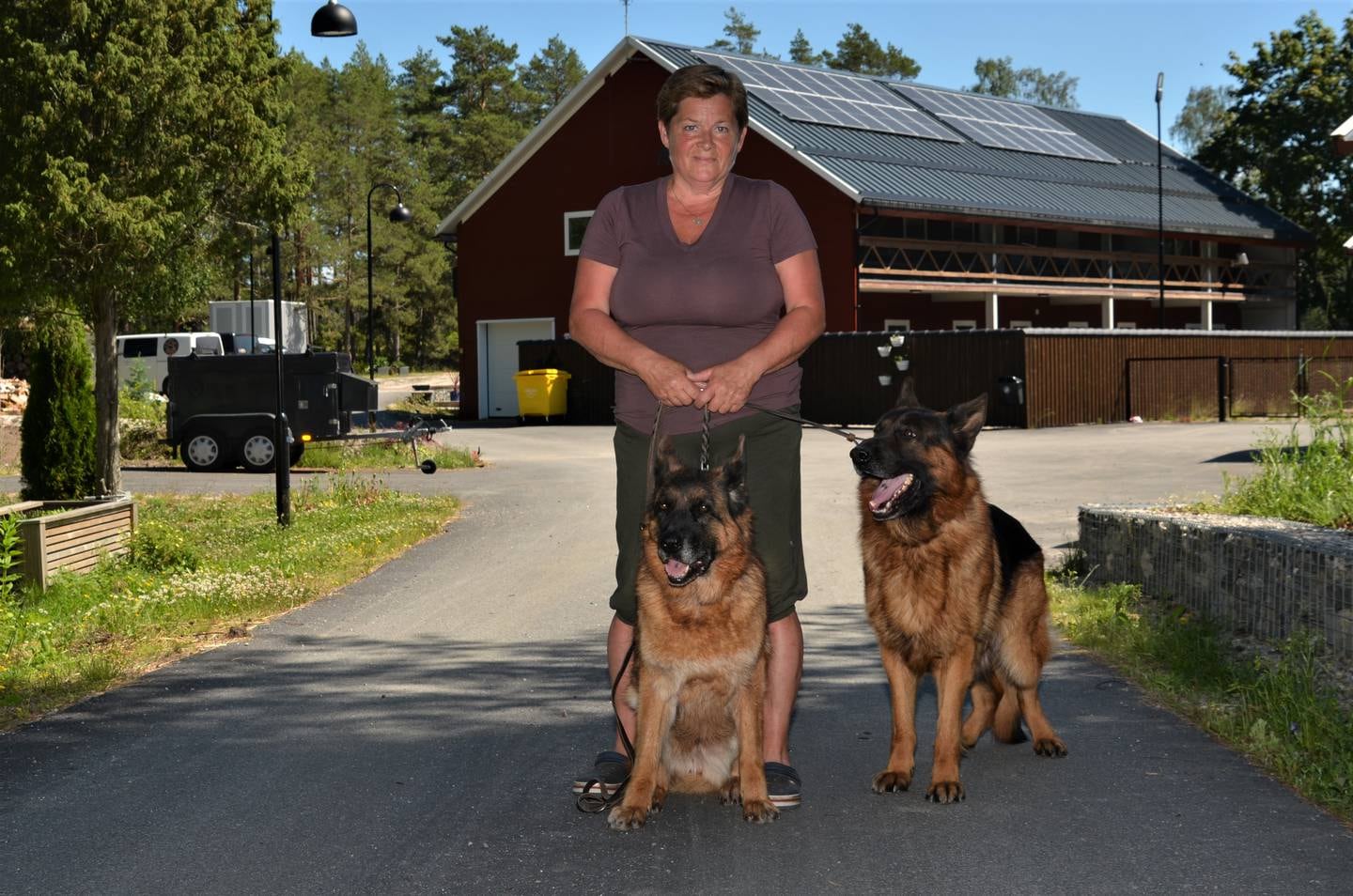 Mona Søderholm fikk med seg en investor og utviklet småbruket til et moderne hunde- og kattepensjonat.