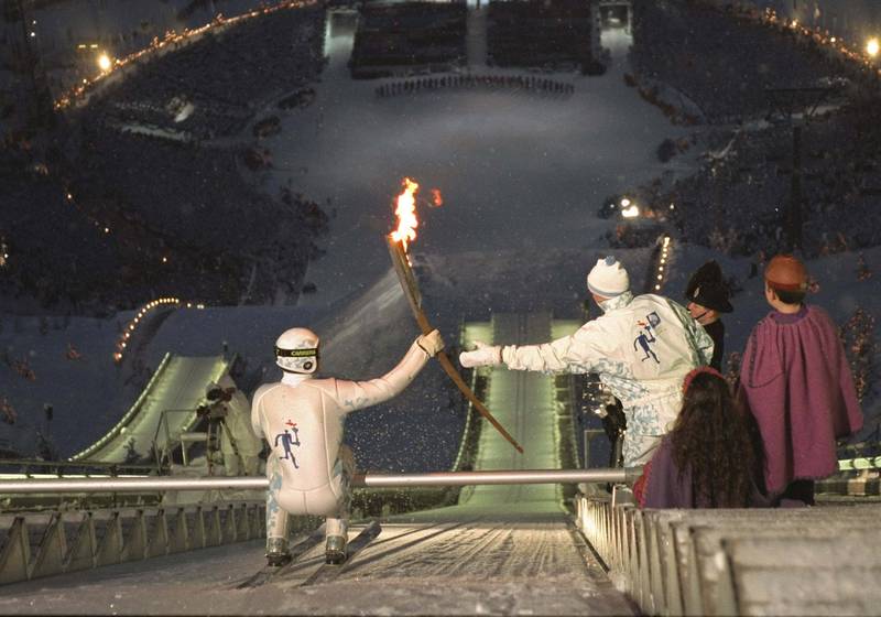 Stein Gruben måtte inn som reserve da OL-ilden skulle hoppes med på Lillehammer. Ole Gunnar Fidjestøl falt under generalprøven. 