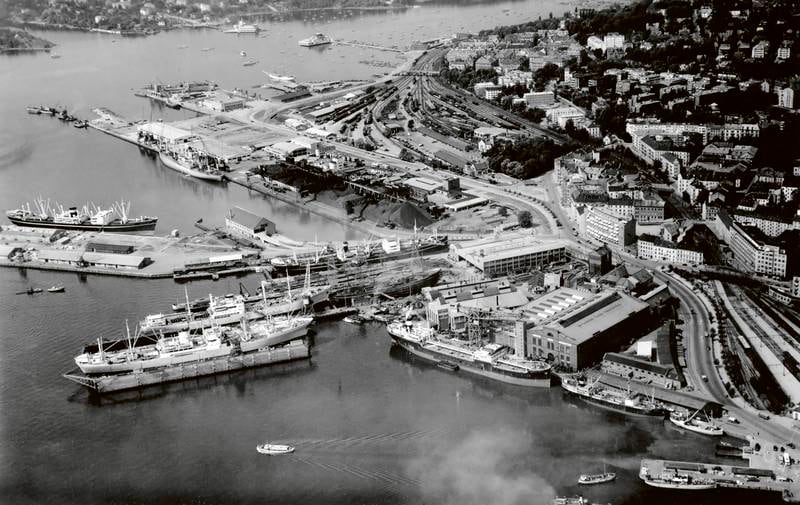 1958: Tjuvholmen og Akers mek. verksted i 1958. FOTO: PRESS FORLAG