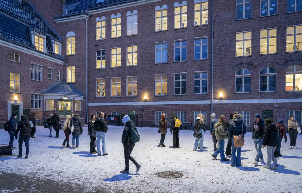 Elever ved Fagerborg skole i bydel St. Hanshaugen i begynnelsen av mars, før skolene fikk større innstramminger.