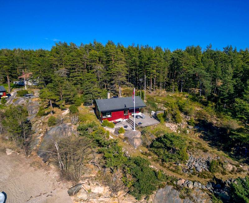 For å kjøpe denne hytta på Søndre Karlsøy må du ut med nærmere 12 millioner kroner.