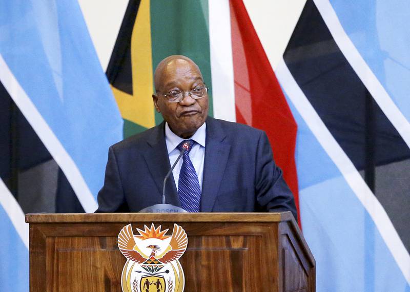 Presset mot president Jacob Zuma blir stadig sterkere, men samtidig har man mange lojale rundt seg.