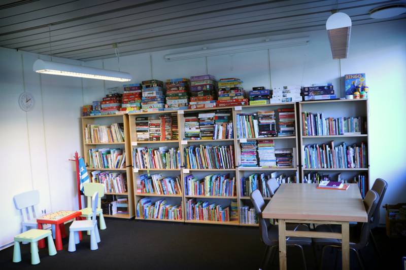 Det ble bygget opp et bibliotek med spill og bøker på Forus. Det står fortsatt. 