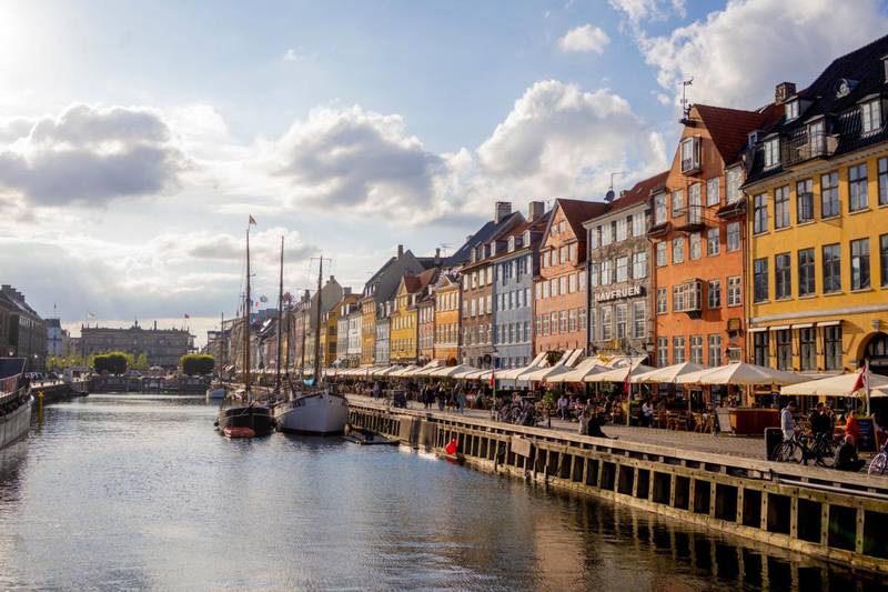 Nyhavn i København sentrum. Danmark er et av landene UD fraråder ikke-nødvendige reiser til.