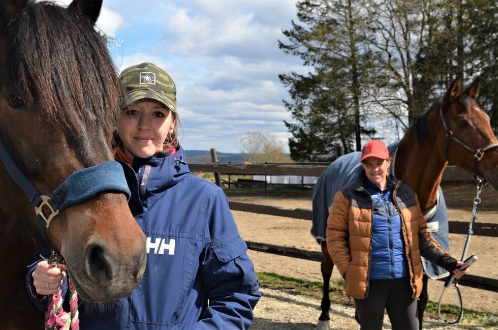 Rusmisbruker Silje Grønberg (25) har kun vært deltaker i noen få uker. Den tidligere konkurranserytteren hadde ikke trodd hun skulle komme ut av misbruket og opp på hesteryggen igjen. – Anita er en del av drivkraften, helt klart mitt forbilde, sier hun.