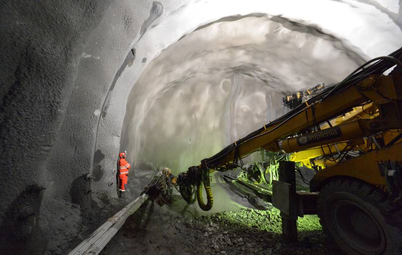 Blant de mange nye veitunnelprosjektene finner vi også Ryfast som vil omfatte tre tunneler mellom Ryfylke og Nord-Jæren. Ryfylketunnelen blir lengst av dem med sine 14 kilometer, mens dette bildet er tatt i Hundvågtunnelen som strekker seg over 4,5 kilometer.
