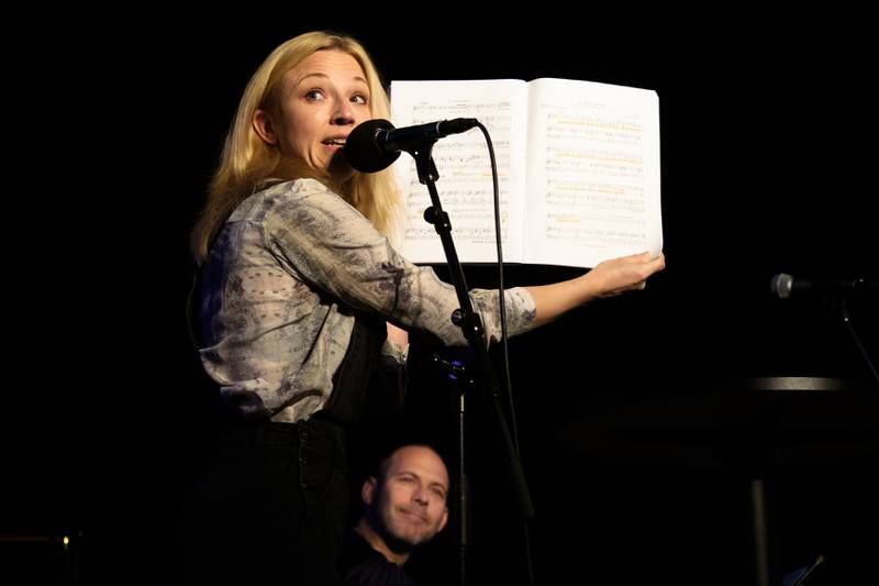Heidi Gjermundsen Broch framfører en sang fra musikalen "Tenk om" som har premiere våren 2016. Foto: Ole Gunnar Onsøien / NTB scanpix