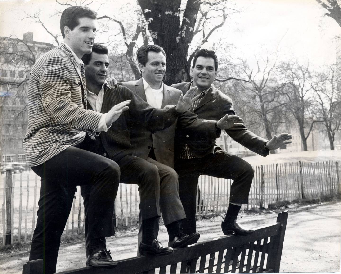 Four Seasons, våren 1963, med Frankie Valli, Bob Gaudio, Tommy De Vito og Nick Massi.