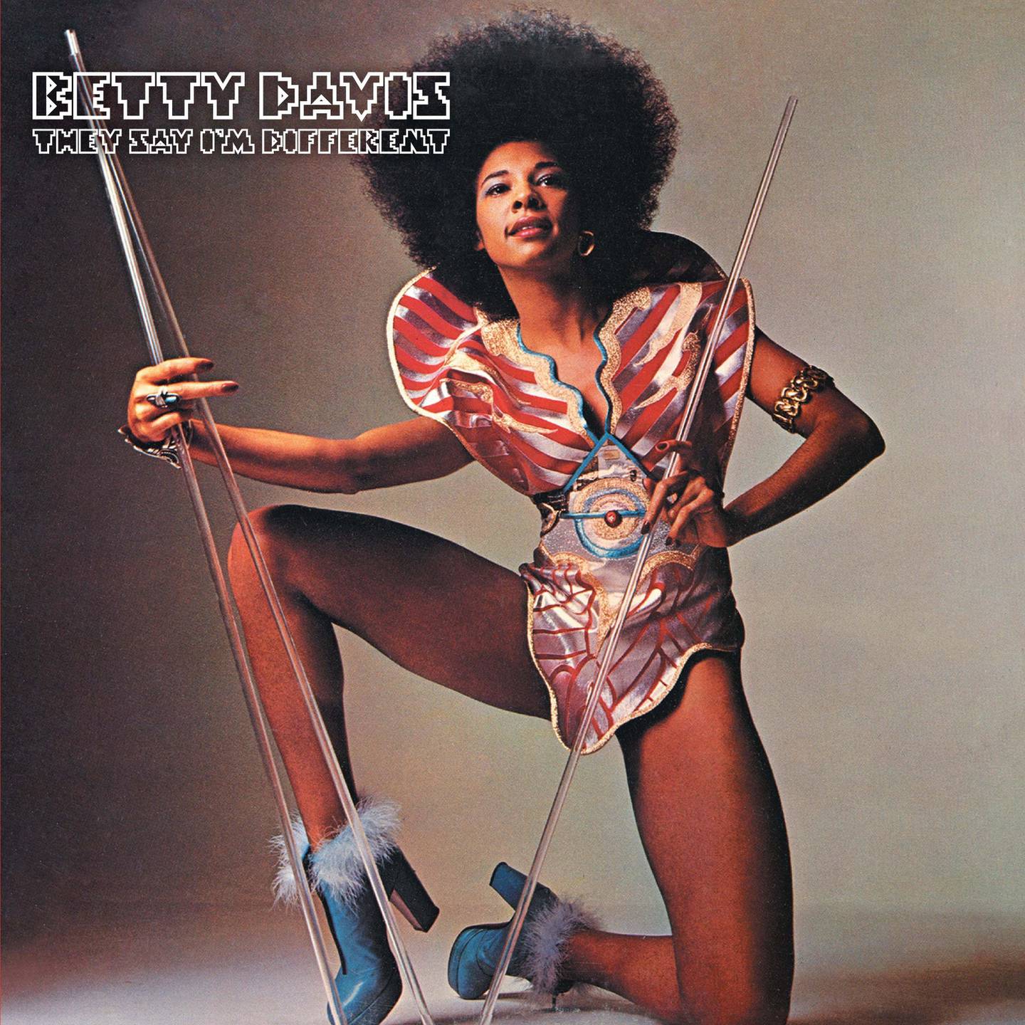 Betty Davies på omslaget av albumet "They Say I'm Different" i 1974.