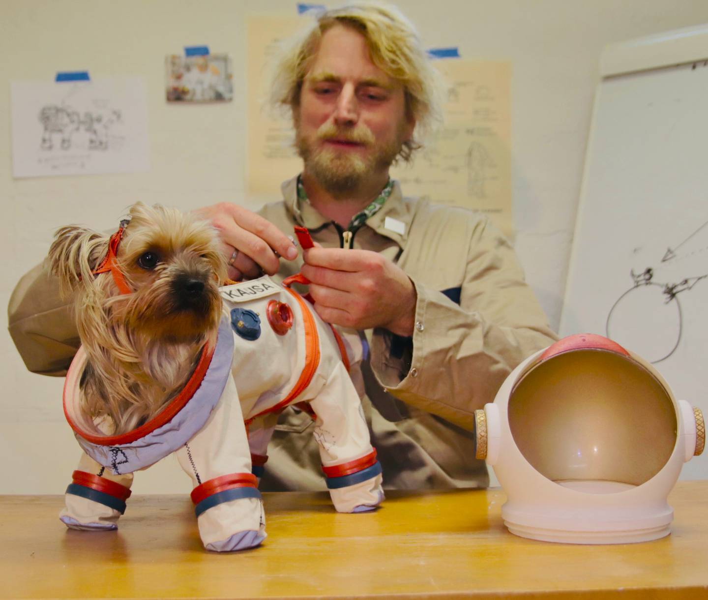 Hans Gerhard Meier drar ikke på romtur uten familiens Space Dog.