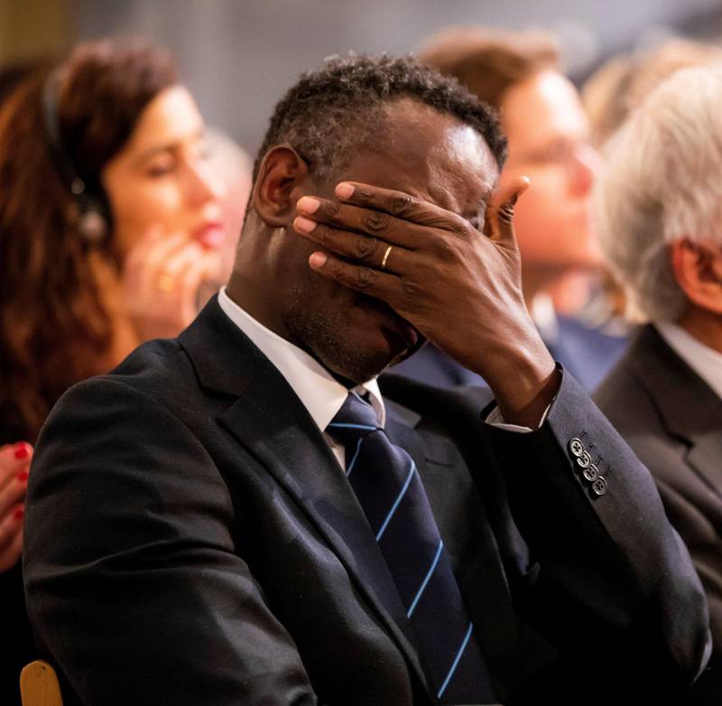 rørt: Det var mange som måtte tørke tårene under både Murad og Mukweges sterke taler i går. FOTO: NTB SCANPIX