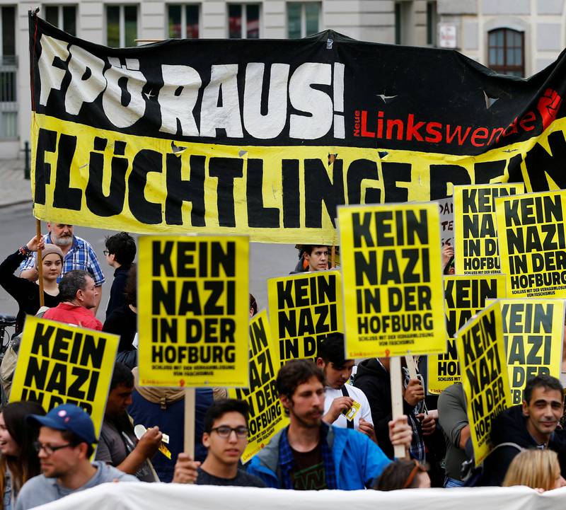 I flere dager har demonstranter sagt tydelig ifra hva de mener om Norbert Hofer og det østerrikske Frihetspartiet.