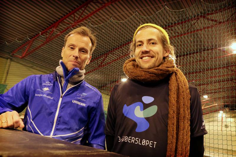Leder i GTI Friidrettsklubb, Jørn Atle Erichsen og frivillig Erlend Aano gleder seg til å løpe 2,1 mil i dag. Foto: Tone Helene Oskarsen