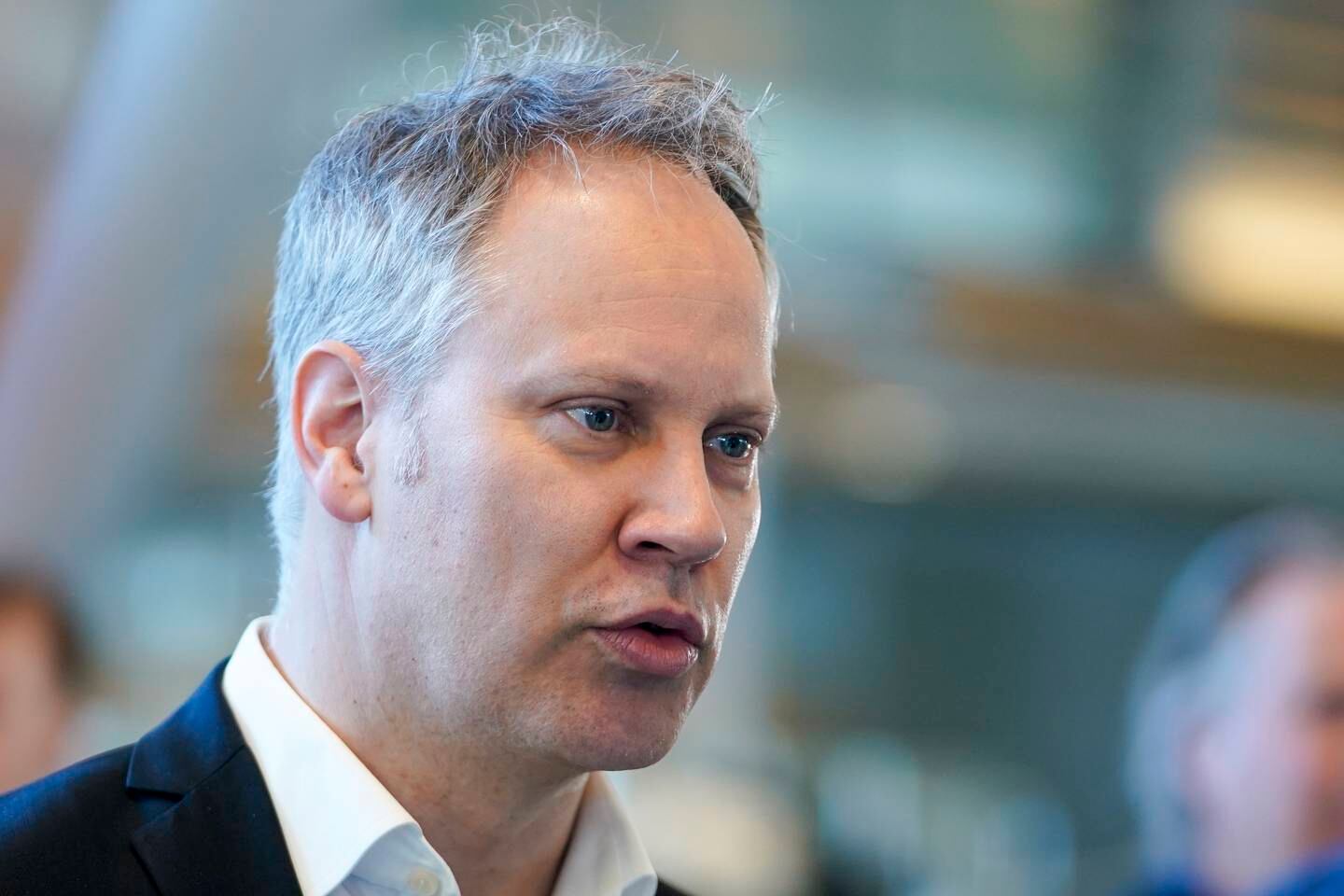 Samferdselsminister Jon-Ivar Nygård (Ap) avviser drastiske grep på bensinprisane for å få ned klimagassutsleppa i transportsektoren.
Foto: Terje Pedersen / NTB / NPK
