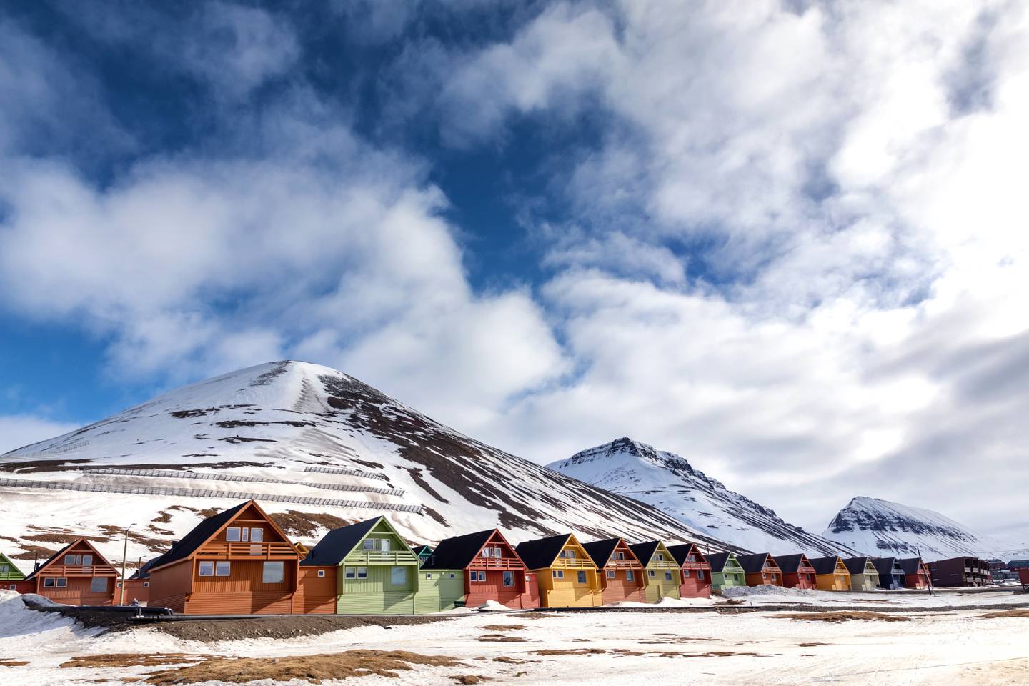 Hva kalles regjeringens øverste representant på Svalbard?