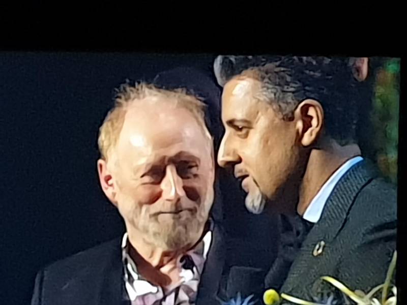 Abid Raja kom med en følelsladet takk til Halvdan Sivertsen mot slutten av konserten i Oslo Spektrum