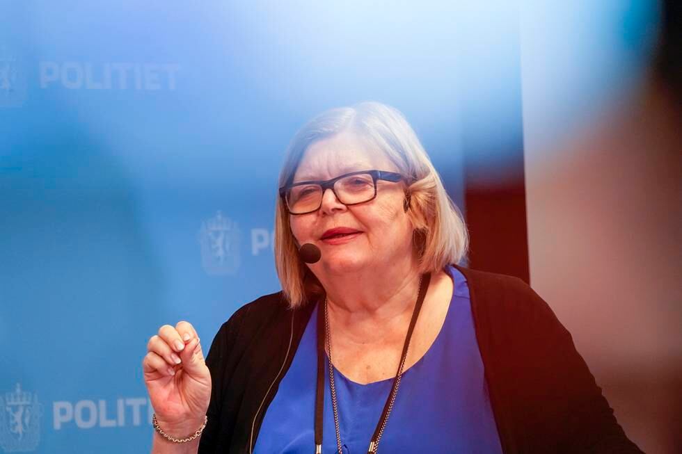 Utvalgsleder Ingeborg Moen Borgerud la fram rapporten om granskningen av Eirik Jensen-saken onsdag. Foto: Torstein Bøe / NTB