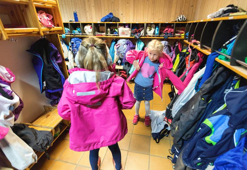 Norske kommuner er pliktet til å tilby SFO fra 1.–4. klasse, samt for barn med særskilte behov fra 4. til 7. klasse. I noen kommuner er sistnevnte tilbud gratis. En aksjonsgruppe bestående av seks mødre jobber nå for å sikre at tilbudet blir gratis også i Stavanger.