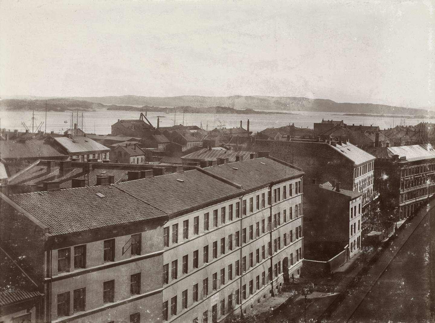 Gudrun Klausen forsvant nærme sitt hjem i juni 1907. Utsikt fra Victoria terrasse over Ruseløkkveien 20 ca. 1900.