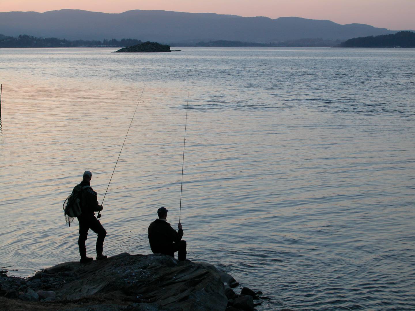 Fritidsfiske er en populær aktivitet i Norge, men langt fra all fisking skjer på en reglementert måte, konstaterer Miljødirektoratet. Fiskere må blant annet forholde seg til at det er minstemål for en rekke fiskeslag.