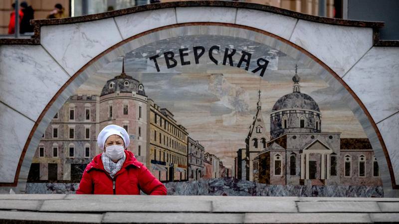 Koronaviruset har allerede nådd Russland, men landet har foreløpig få tilfeller i forhold til folketallet. Forfatter Peter Normann Waage er bekymret for hva som skjer om det begynner å spre seg like raskt der som det gjør i Italia og Spania nå. Foto: NTB Scanpix