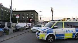 Tre pågrepet etter at tenåringsjente ble funnet død i Sverige