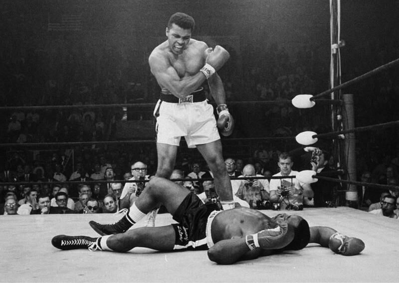 1965: Muhammad Ali, da kjent som Cassius Clay, etter en knockoutseier mot Sonny Liston. FOTO: JOHN ROONEY/NTB SCANPIX