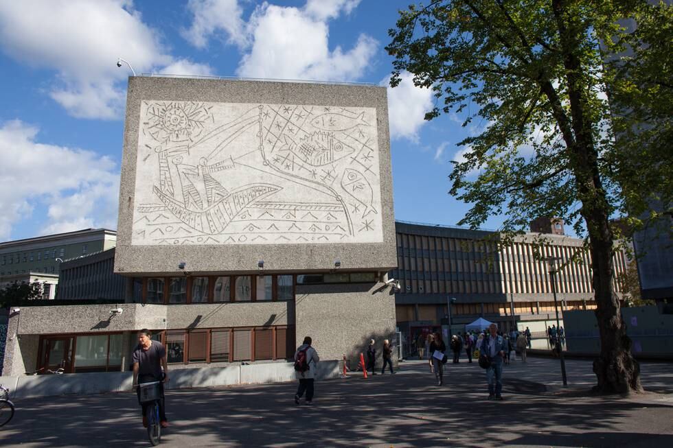 Y-blokka i regjeringskvartalet i Oslo kunne vært reddet, mener byantikvaren i Oslo. Foto: Audun Braastad / NTB